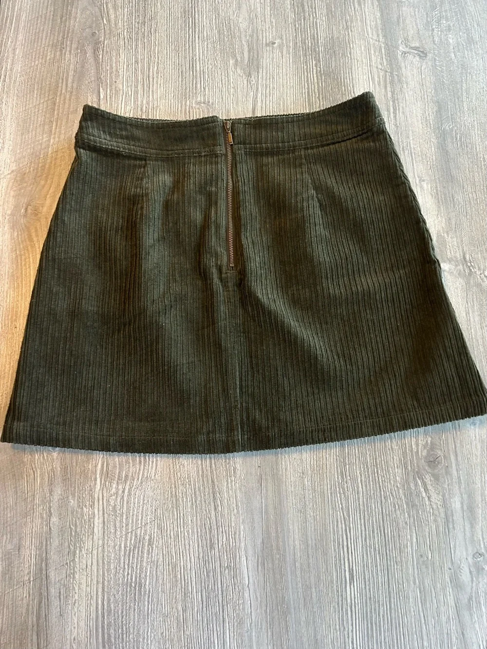 Francesca's Mi Ami Tamm Zip Corduroy Mini Skirt in Olive Green Zip Pockets NWT